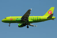 VP-BHV @ VIE - S7 - by Chris Jilli