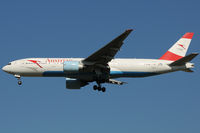 OE-LPC @ VIE - Austrian - by Chris Jilli