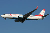 OE-LNQ @ VIE - Austrian - by Chris Jilli
