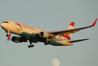 OE-LAE @ VIE - Austrian Airlines