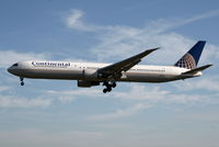 N68061 @ EBBR - Arrival of flight CO060 to RWY 25L