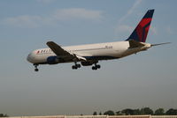 N178DN @ EBBR - Flight DL140 is descending to RWY 25L