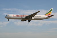 ET-ANU @ EBBR - Arrival of flight ET704 to RWY 25L