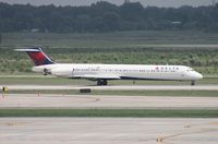 N912DL @ DTW - Delta MD-88