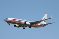 N992AN @ KORD - Boeing 737-800 - by Mark Pasqualino