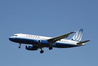 N423UA @ KOSH - Airbus A320