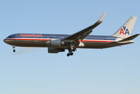N383AN @ EBBR - Arrival of flight AA088 to RWY 25L - by Daniel Vanderauwera