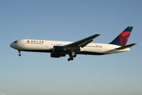 N155DL @ EBBR - Arrival of flight DL124 to RWY 25L