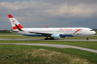 OE-LAE @ LOWW - Austrian Airlines