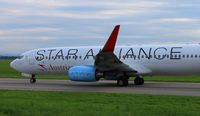 OE-LNT @ LOWG - Aua B738