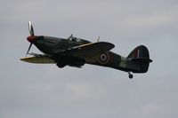 PZ865 @ EGUB - Taken at RAF Benson Families Day, August 2009 - by Steve Staunton