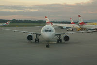 OE-LBE @ VIE - Austrian Airlines