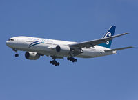 ZK-OKD @ KSFO - Approach for the 28's by a clear blue day among the usual flock of heavies during  lunch time. - by Philippe Bleus