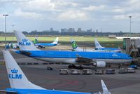 PH-AOF @ EHAM - K.L.M. - ROYAL DUTCH AIRLINES