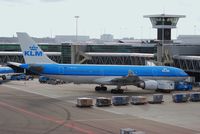 PH-AOI @ EHAM - K.L.M. - ROYAL DUTCH AIRLINES