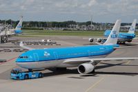 PH-AOK @ EHAM - K.L.M. - ROYAL DUTCH AIRLINES