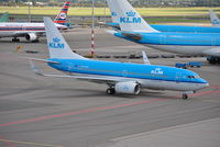 PH-BGI @ EHAM - KLM turning onto stand