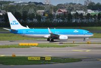 PH-BXD @ EHAM - KLM taxiing back after landing