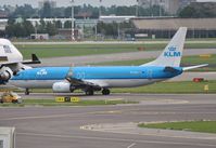 PH-BXE @ EHAM - KLM taxiing for take-off