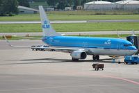 PH-BXF @ EHAM - KLM making some last-minute preparations before push-back