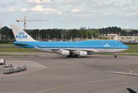 PH-BFG @ EHAM - KLM heavy taxiing around for take-off - by Robert Kearney