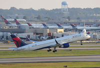N663DN @ KATL - KATL.  9/10/2010.