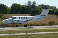 N982TM @ I19 - 1977 Beech 200