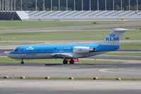 PH-KZW @ EHAM - KLM cityhopper taxiing for take off after a r/w change