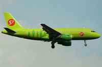 VP-BHP @ VIE - S7 Airlines