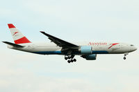 OE-LPC @ VIE - Austrian Airlines