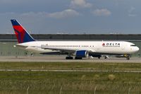 N155DL @ EDDS - taxying to the active - by Friedrich Becker