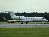 G-GSSO @ LOWW - TAG Aviation Gulfstream GV - by Thomas Ranner