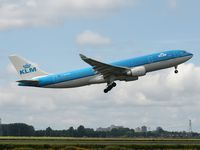 PH-AOL @ AMS - Take off of the   Polderbaan  of Amsterdam airport - by Willem Goebel