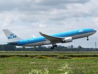 PH-AOI @ EHAM - Take off of the   Polderbaan  of Amsterdam airport - by Willem Goebel