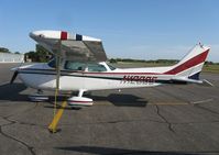N12805 @ KAXN - Cessna 172M Skyhawk on the line. - by Kreg Anderson