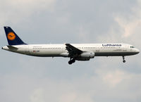 D-AIRK @ EDDF - Landing rwy 07L - by Shunn311