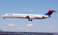 N910DN @ KMSP - Lnading at KMSP - by Paul Krumrei