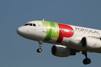 CS-TNK @ EBBR - Arrival of flight TP604 to RWY 25L