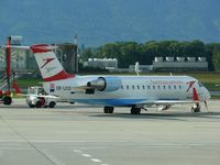 OE-LCQ @ LSGG - my plane for Wien - by Jean Goubet/FRENCHSKY
