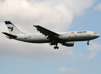 EP-IBA @ EDDF - Landing rwy 07L - by Shunn311
