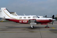 OE-KGB @ CGN - visitor