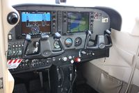 N543ER @ KOSH - Cessna 172S