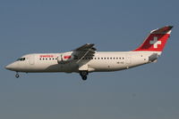 HB-IXX @ EBBR - Flight LX778 is descending to RWY 25L