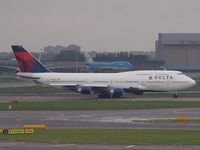 N662US @ AMS - Ready for take off from the  Kaagbaan of Amsterdam airport - by Willem Goebel