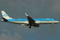 PH-EZO @ VIE - KLM - Royal Dutch Airlines