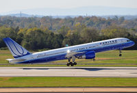 N576UA @ KIAD - N576UA