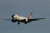 HA-LOL @ EBBR - Flight MA600 on approach to RWY 25L