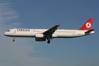 TC-JMI @ EBBR - Arrival of flight TK1937 to RWY 25L  - new sticker -