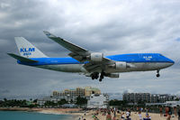 PH-BFH @ SXM - visitor - by Wolfgang Zilske