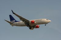 LN-TUM @ EGLL - Taken at Heathrow Airport, June 2010 - by Steve Staunton